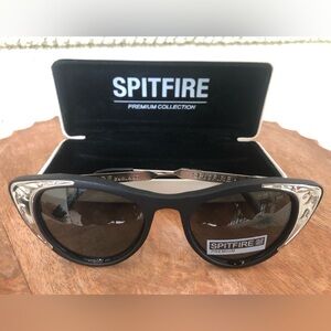🕶️ Spitfire Premium Black Sunglasses.